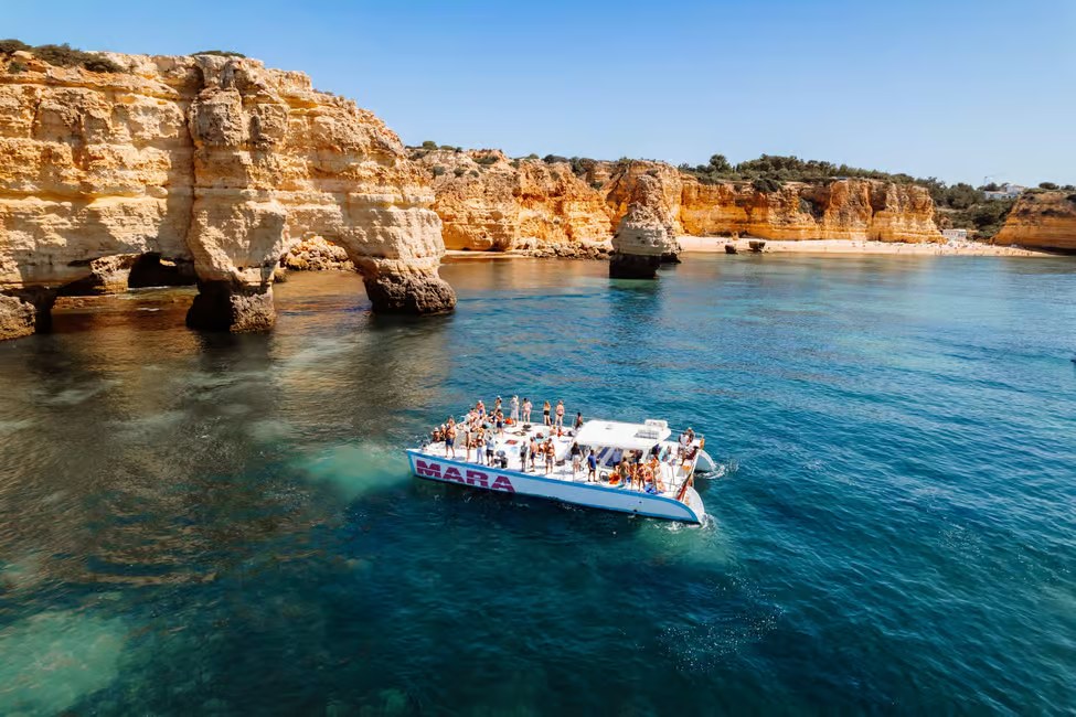 Albufeira: Catamaran Caves, Swim & Food