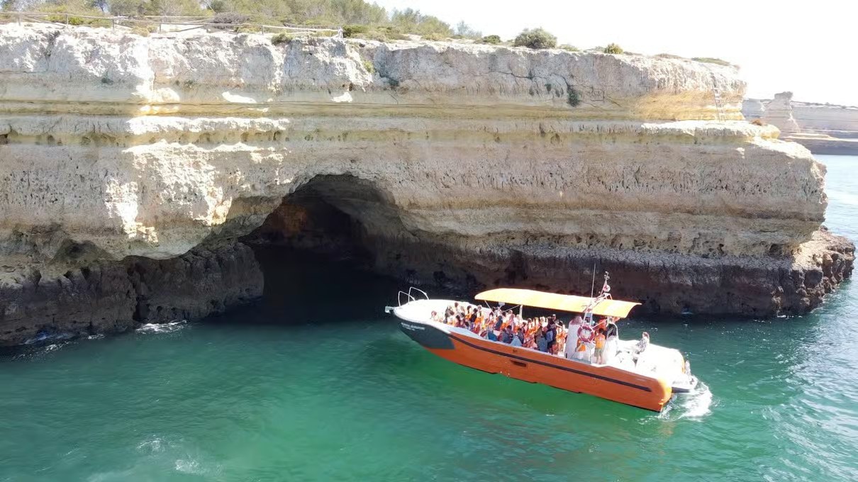 PREMIUM Benagil Cave Boat Tour with Entry & Dolphin search